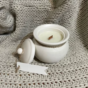 🌿 Zöld tea & bambusz – kerámiatégelyes illatgyertya